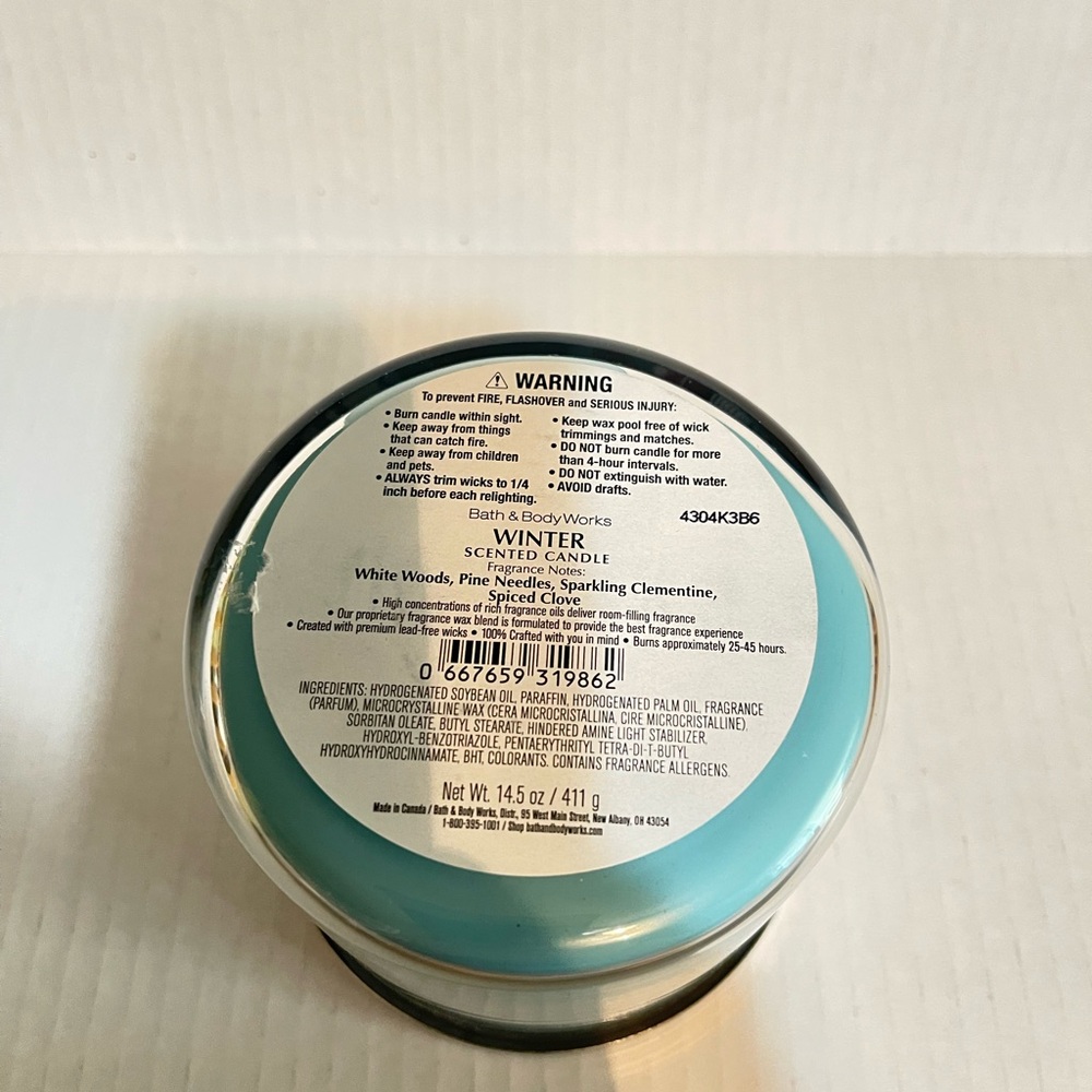 NEW Bath & Body Works 3 Wick Winter Candle with Festive Design - Picture 2 of 7